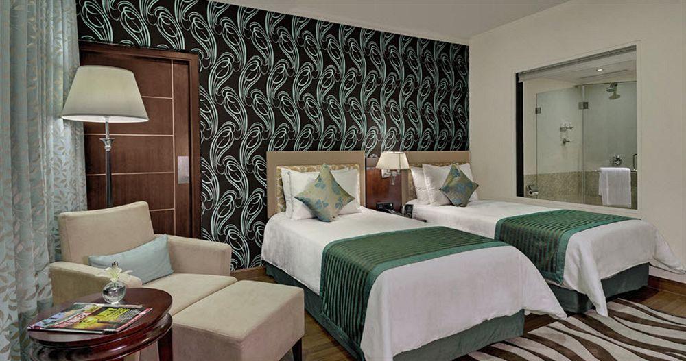Royalton Hyderabad Abids Hotel Ngoại thất bức ảnh