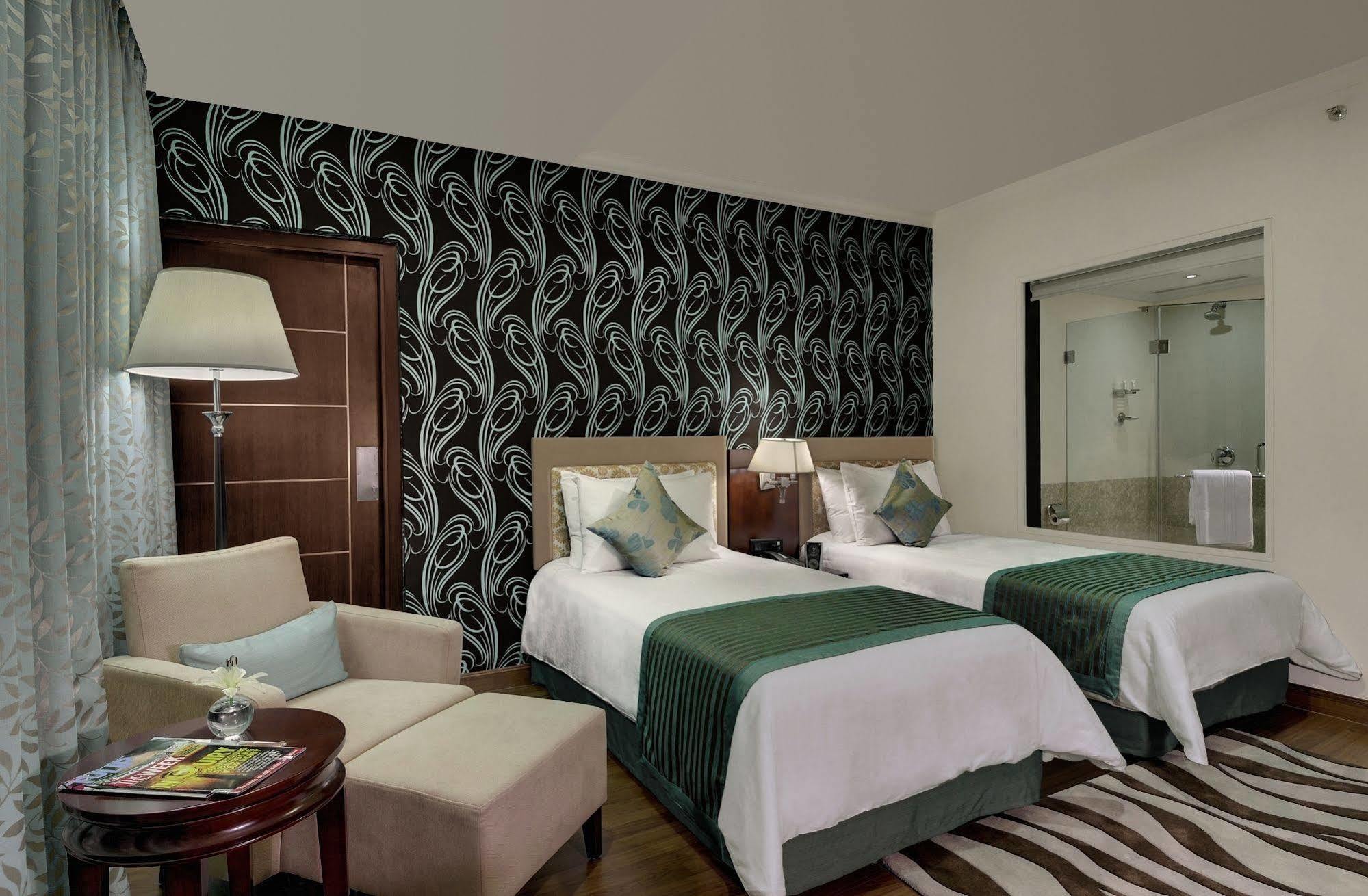 Royalton Hyderabad Abids Hotel Ngoại thất bức ảnh