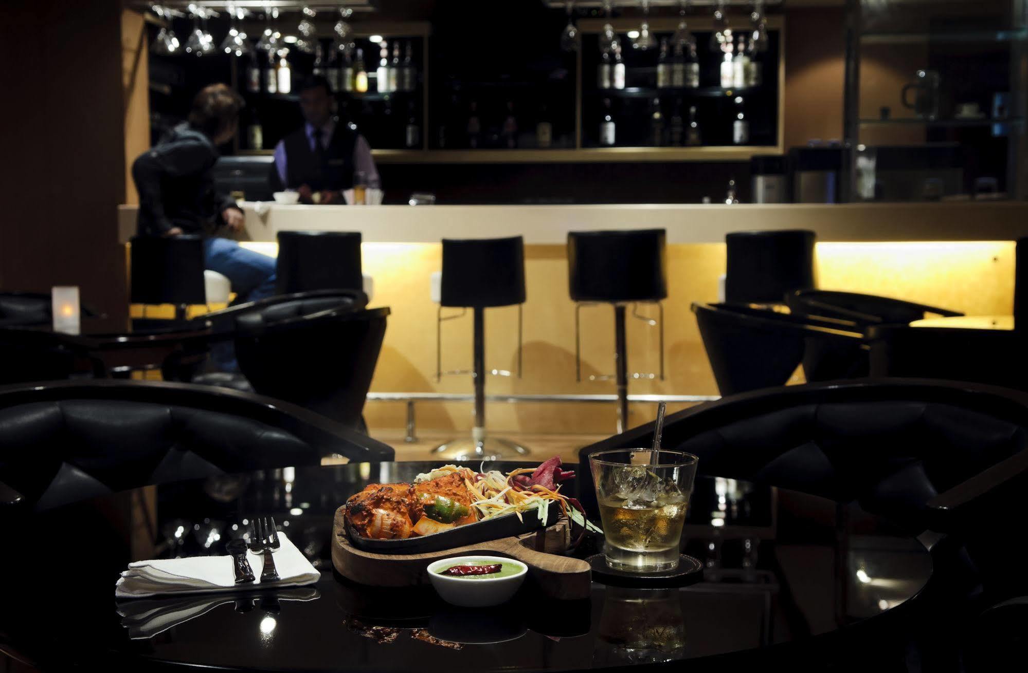 Royalton Hyderabad Abids Hotel Ngoại thất bức ảnh
