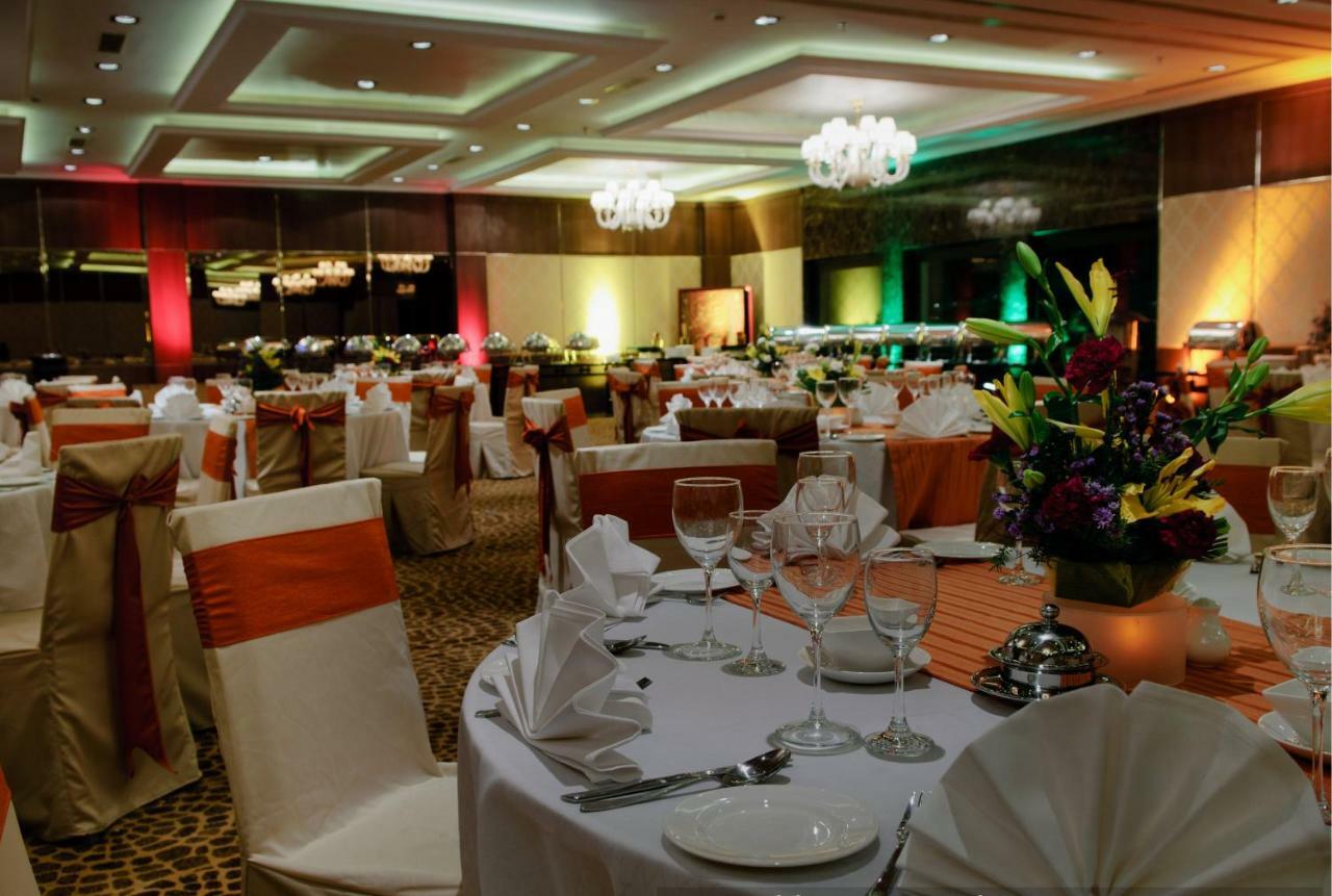 Royalton Hyderabad Abids Hotel Ngoại thất bức ảnh