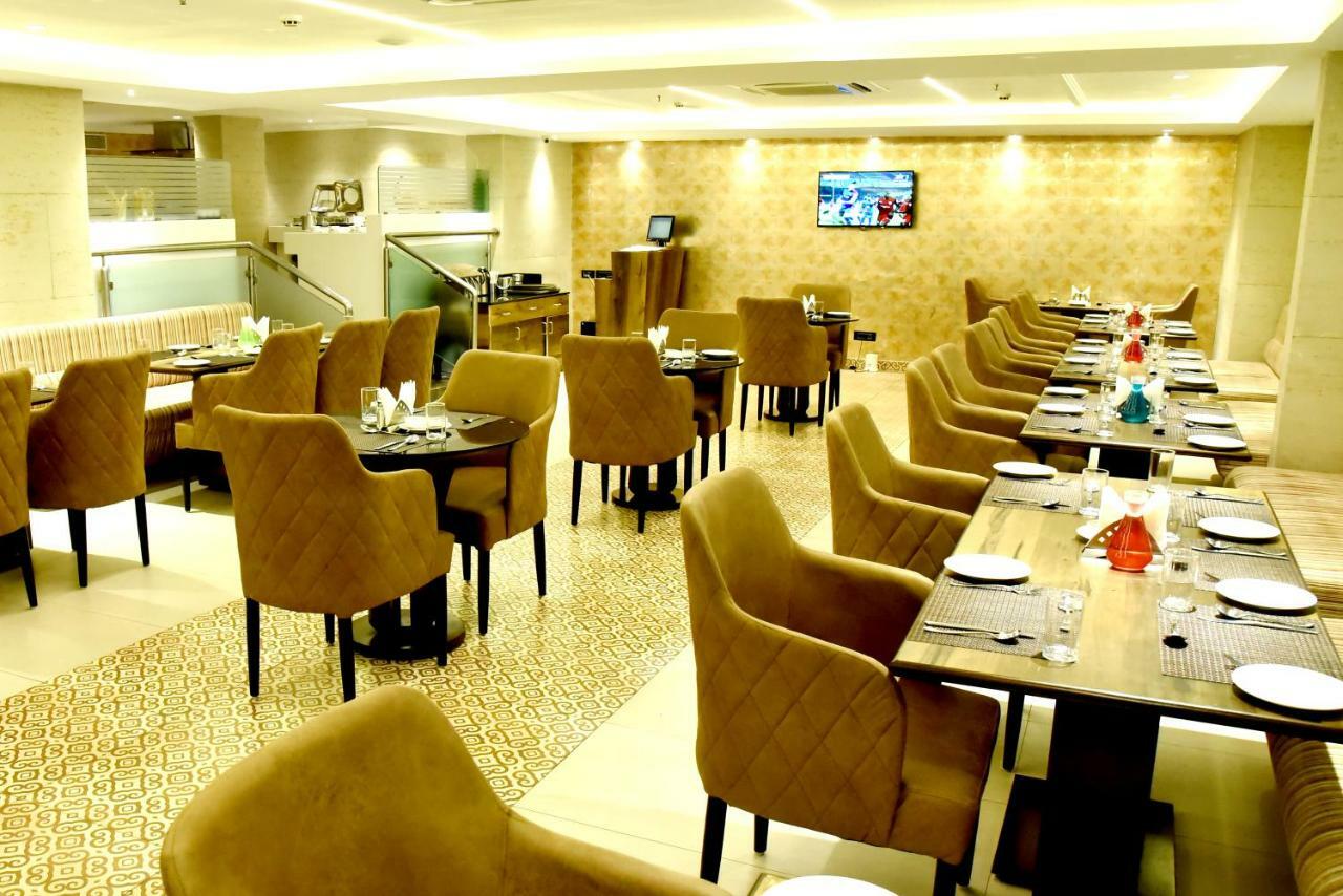 Royalton Hyderabad Abids Hotel Ngoại thất bức ảnh